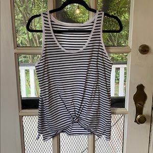 Striped knot tank